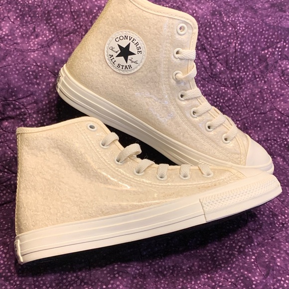 Girls Converse high tops 669307C cream Sherpa Size 3 NWOT All Stars - Picture 4 of 8